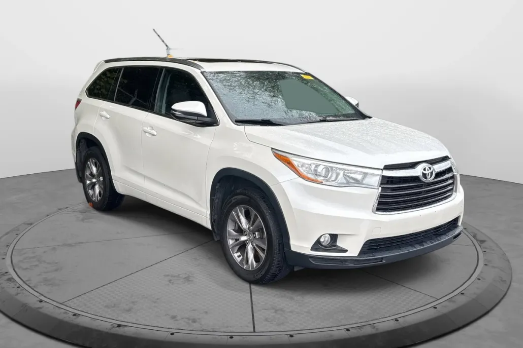 2015 Toyota Highlander XLE photo 1
