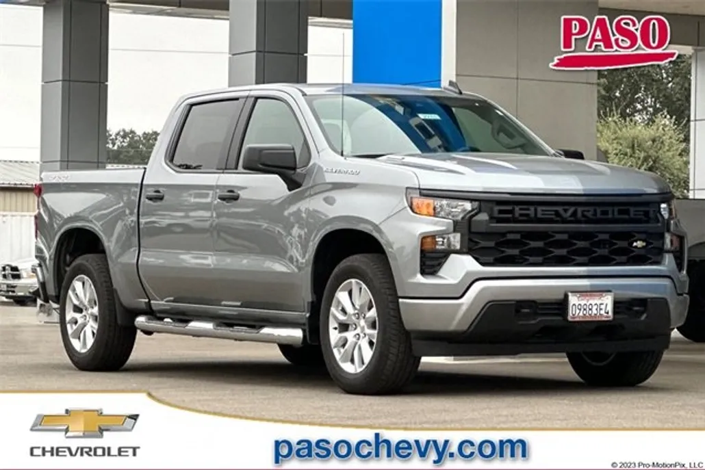 2025 Chevrolet Silverado 1500 Custom photo 1