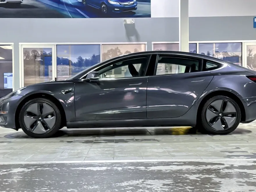 2018 Tesla Model 3 Long Range photo 1