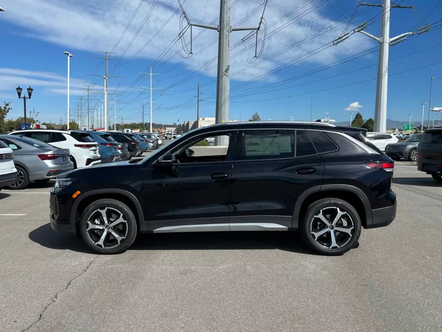 2025 Volkswagen Tiguan SE photo 1