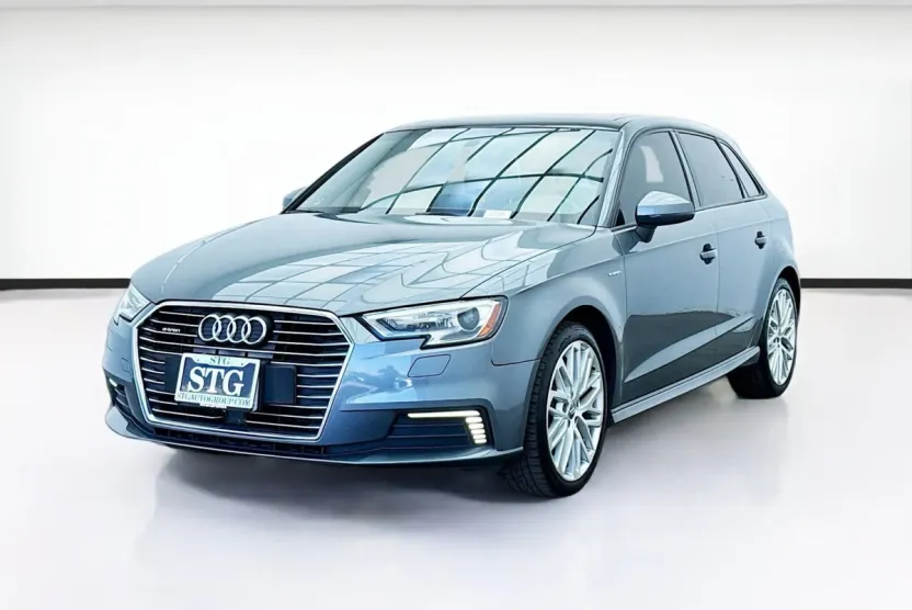 2018 Audi A3 E-tron Premium photo 1