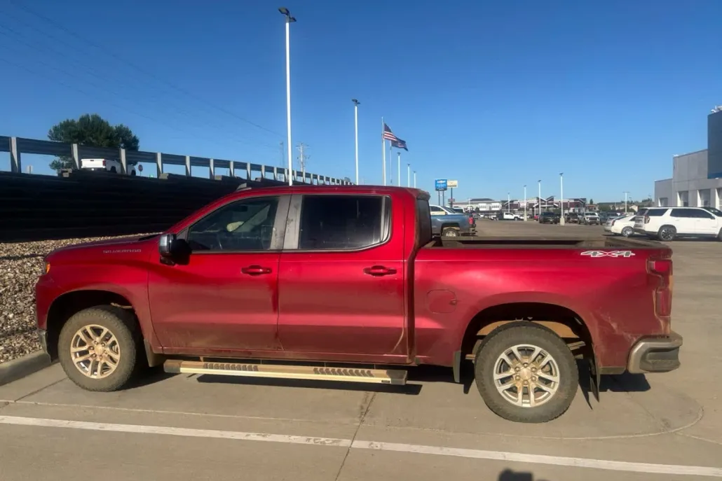 2021 Chevrolet Silverado 1500 LT photo 1