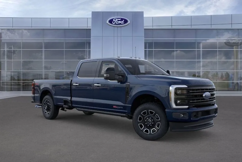 2025 Ford F-350 Platinum photo 1
