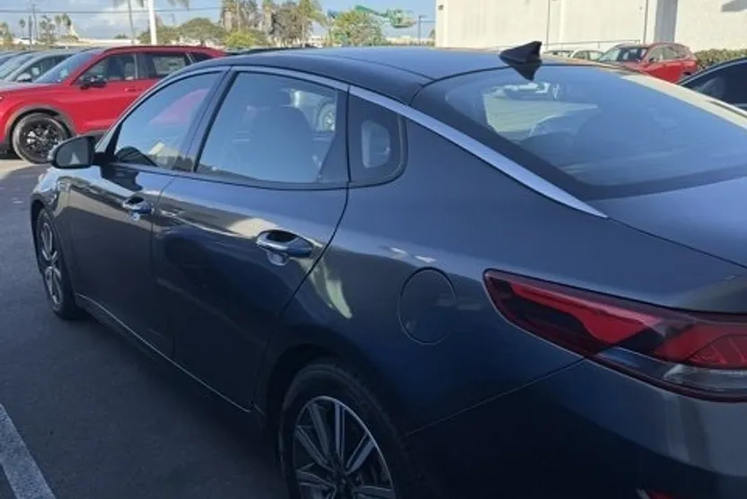 2020 Kia Optima EX Premium photo 1