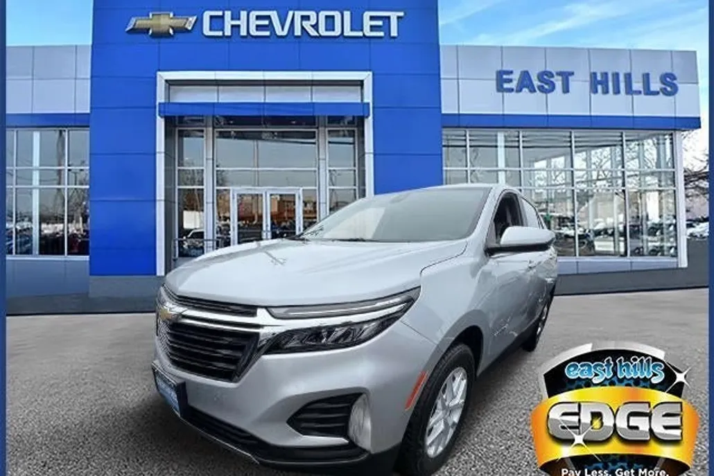 2022 Chevrolet Equinox LT photo 1