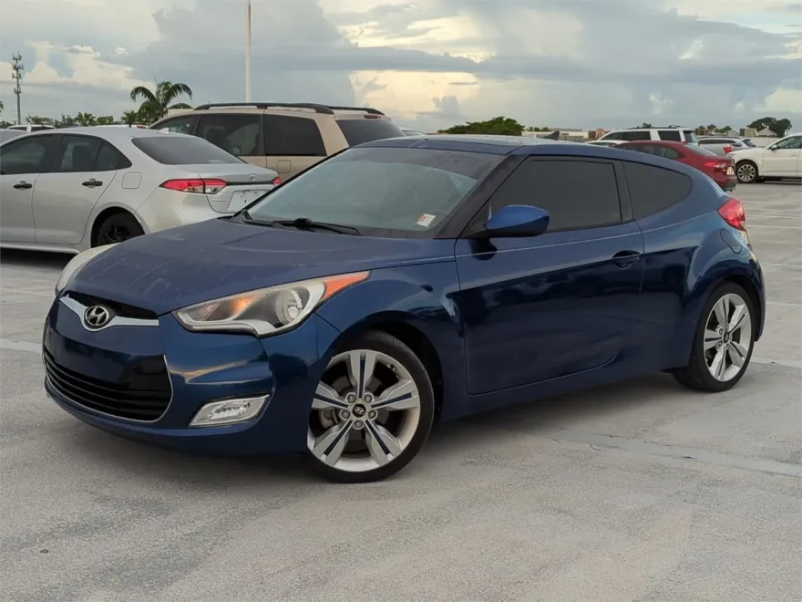 2017 Hyundai Veloster Value Edition photo 1