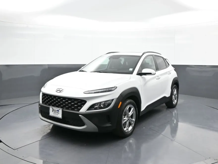 2023 Hyundai Kona SEL photo 1