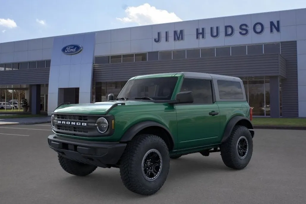 2025 Ford Bronco Base photo 1