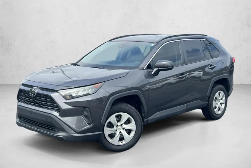 2019 Toyota RAV4 LE photo 1