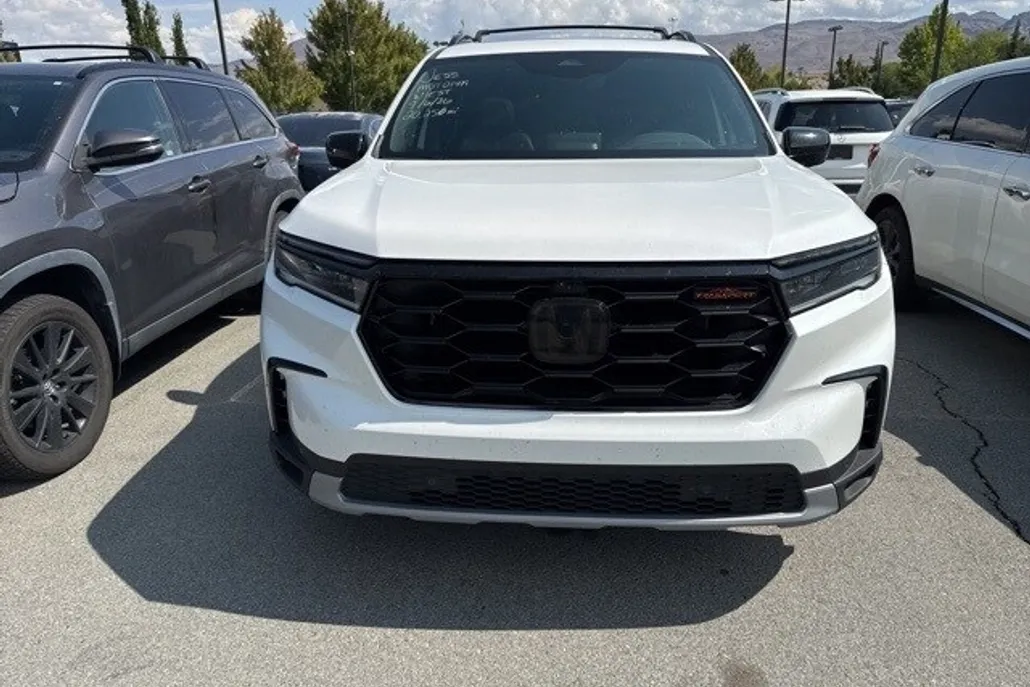 2023 Honda Pilot TrailSport photo 1