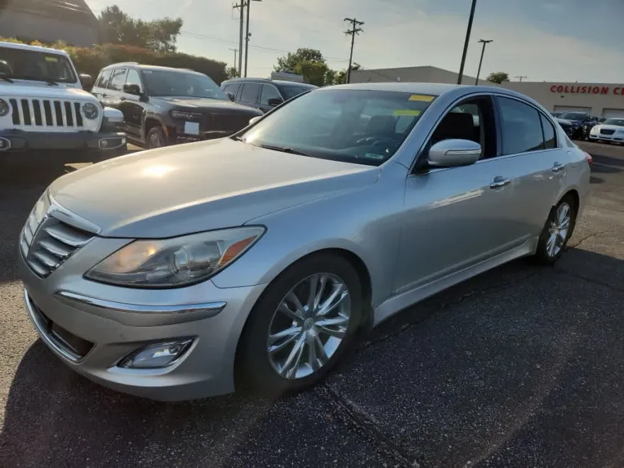 2012 Hyundai Genesis 3.8 photo 1