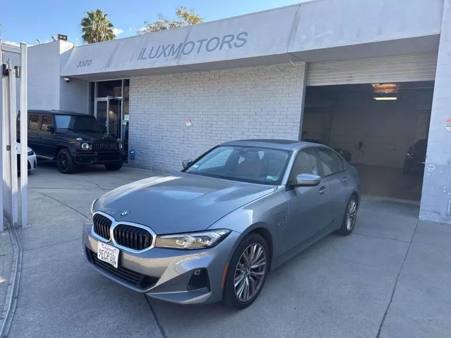 2023 Bmw 330e photo 1
