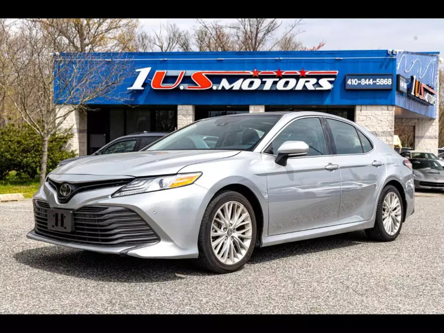 2018 Toyota Camry XLE photo 1