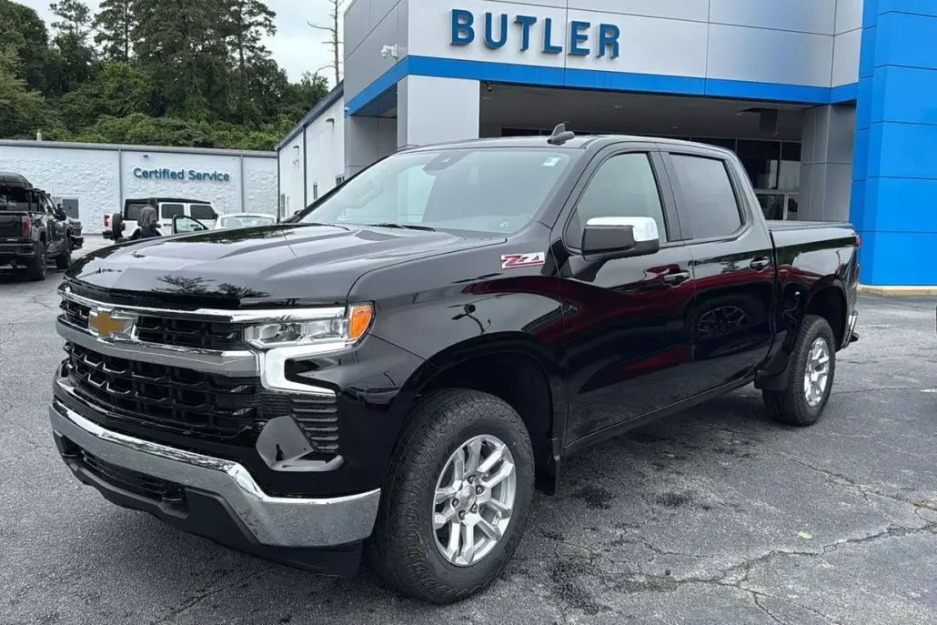 2026 Chevrolet Silverado 1500 LT photo 1