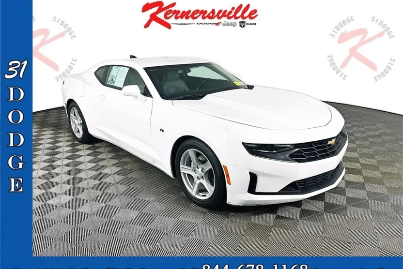 2023 Chevrolet Camaro 1LT photo 1