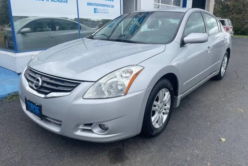 2011 Nissan Altima 2.5 S photo 1