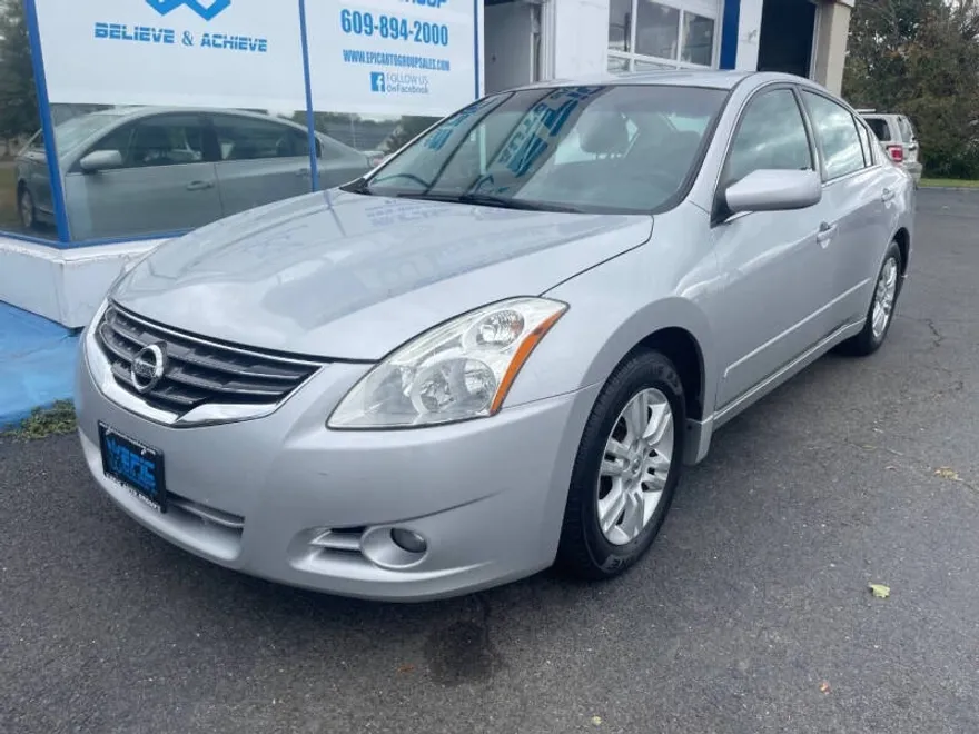 2011 Nissan Altima 2.5 S photo 1