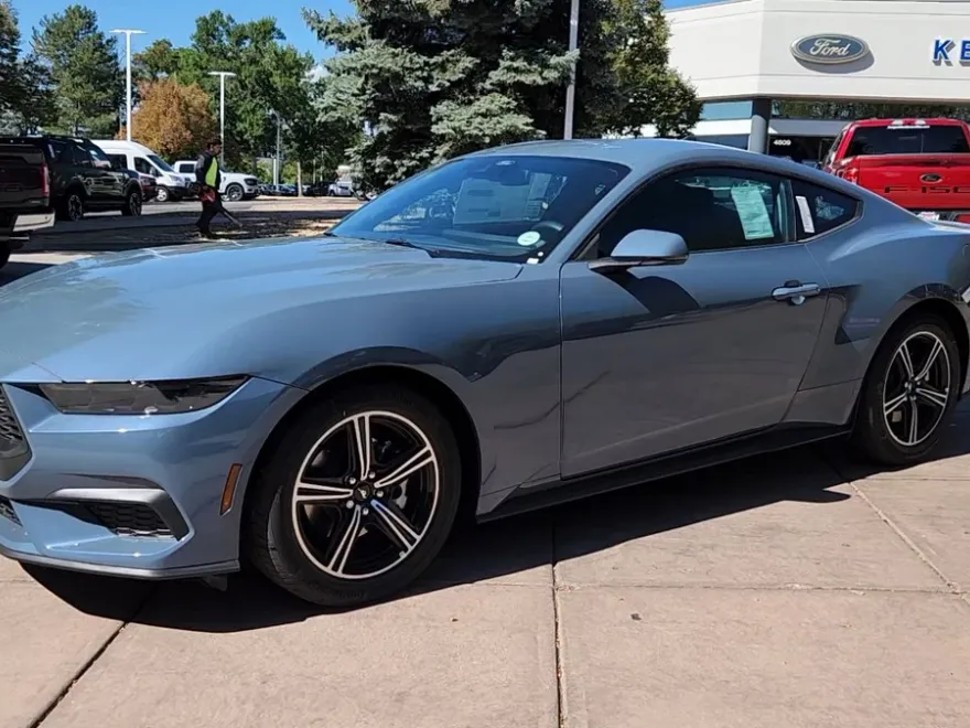 2025 Ford Mustang EcoBoost Premium photo 1
