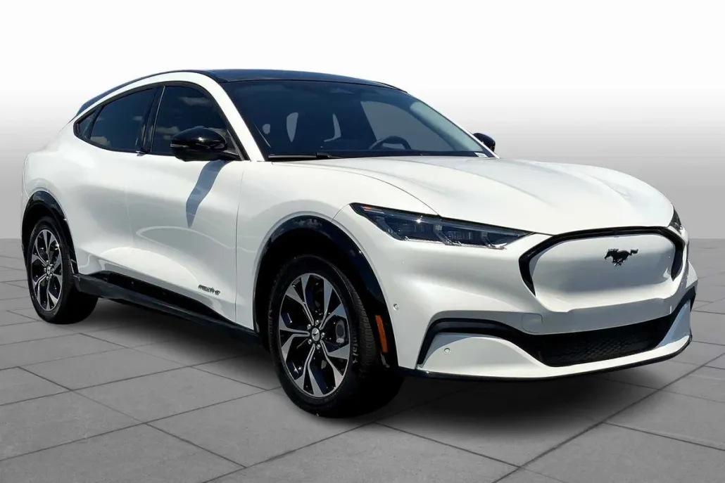2023 Ford Mustang Mach-E Premium photo 1