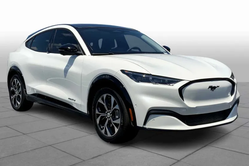 2023 Ford Mustang Mach-E Premium photo 1