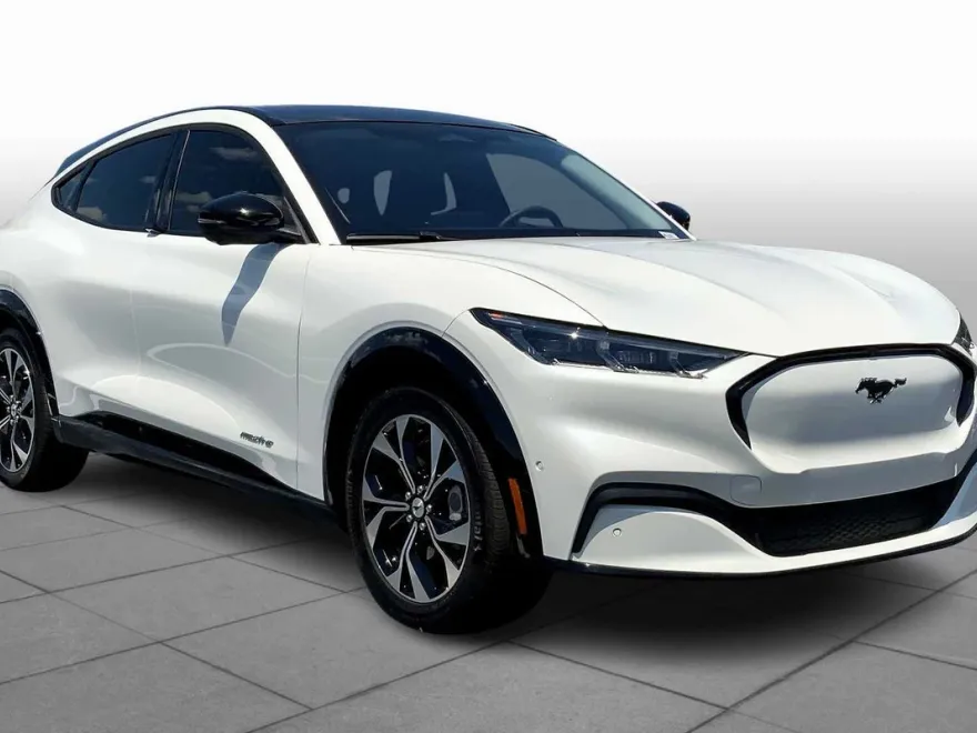 2023 Ford Mustang Mach-E Premium photo 1