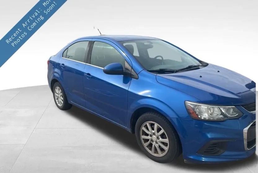 2017 Chevrolet Sonic LT photo 1