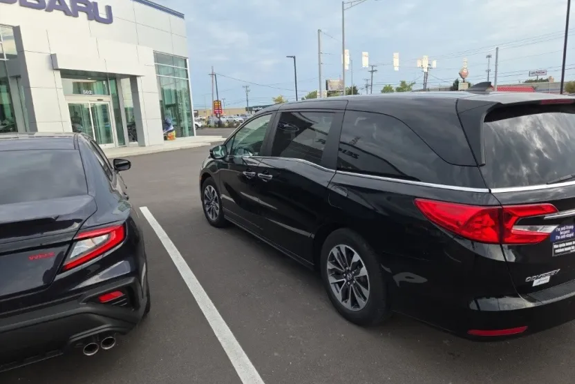 2021 Honda Odyssey EX-L photo 1