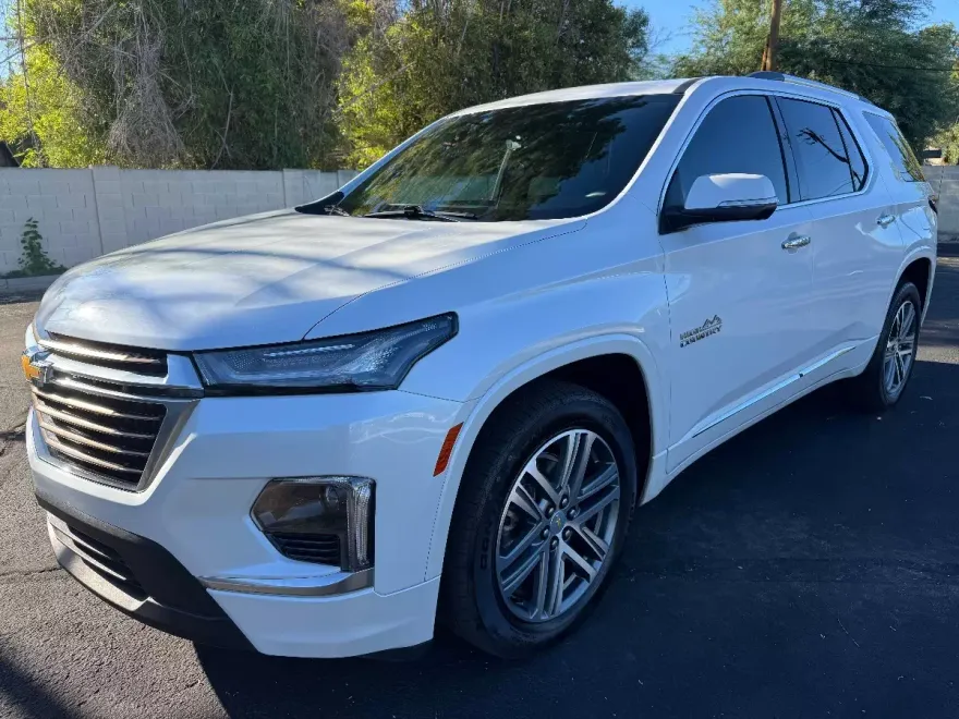 2023 Chevrolet Traverse High Country photo 1
