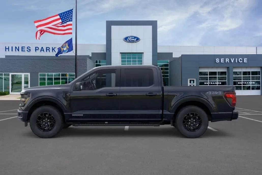 2025 Ford F-150 XLT photo 1