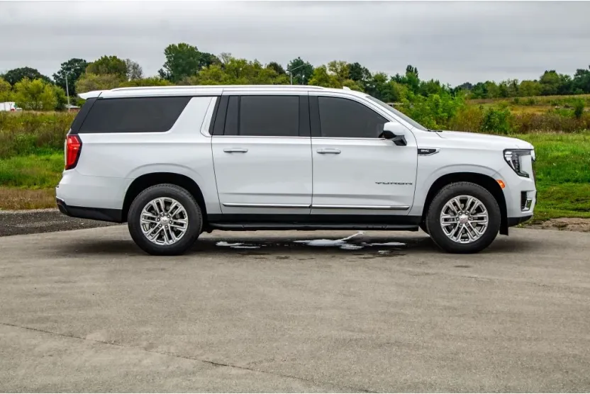 2024 Gmc Yukon XL SLT photo 1