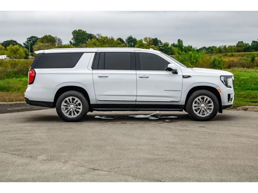 2024 Gmc Yukon XL SLT photo 1