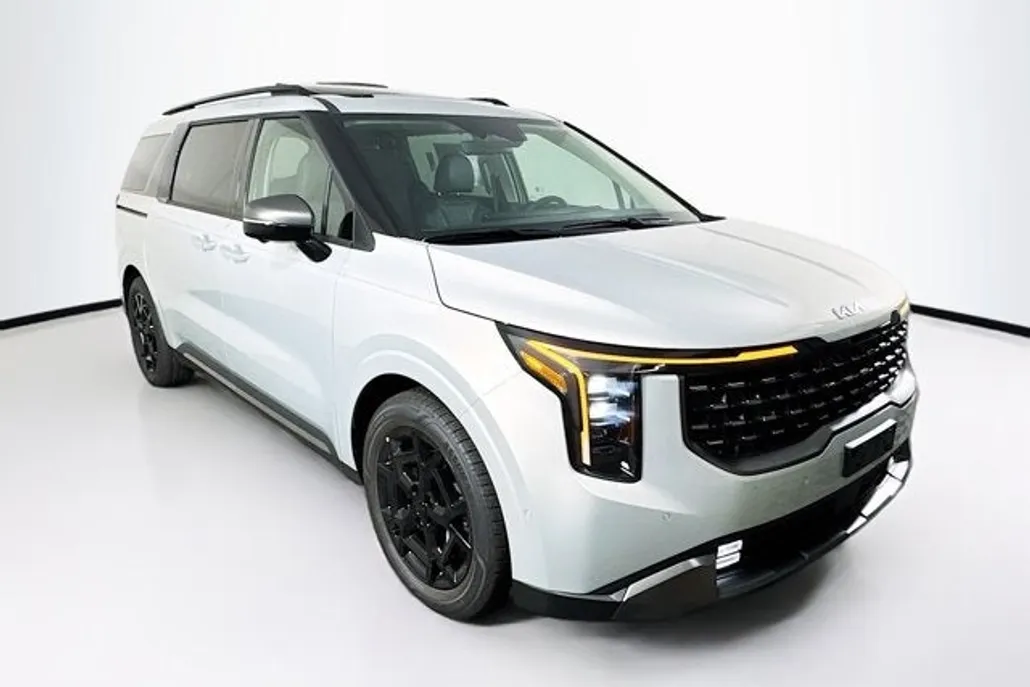 2026 Kia Carnival SX photo 1