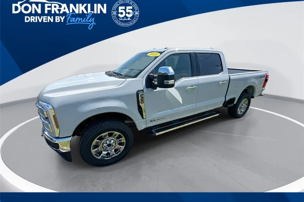 2025 Ford F-350 Lariat photo 1