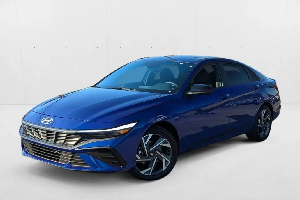 2025 Hyundai Elantra SEL Sport photo 1