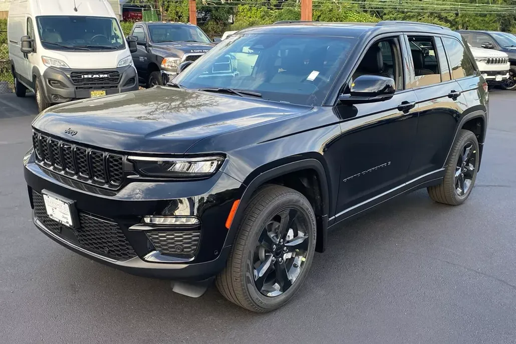 2025 Jeep Grand Cherokee Limited photo 1