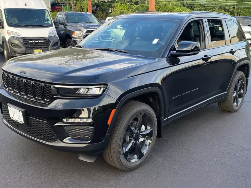 2025 Jeep Grand Cherokee Limited photo 1