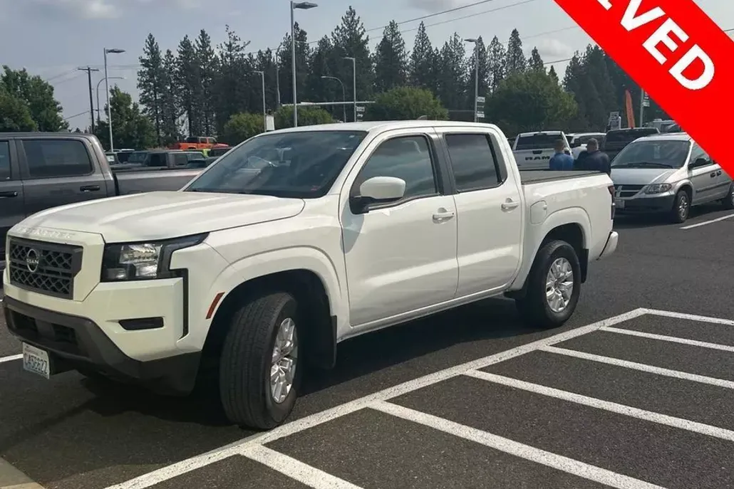 2022 Nissan Frontier SV photo 1