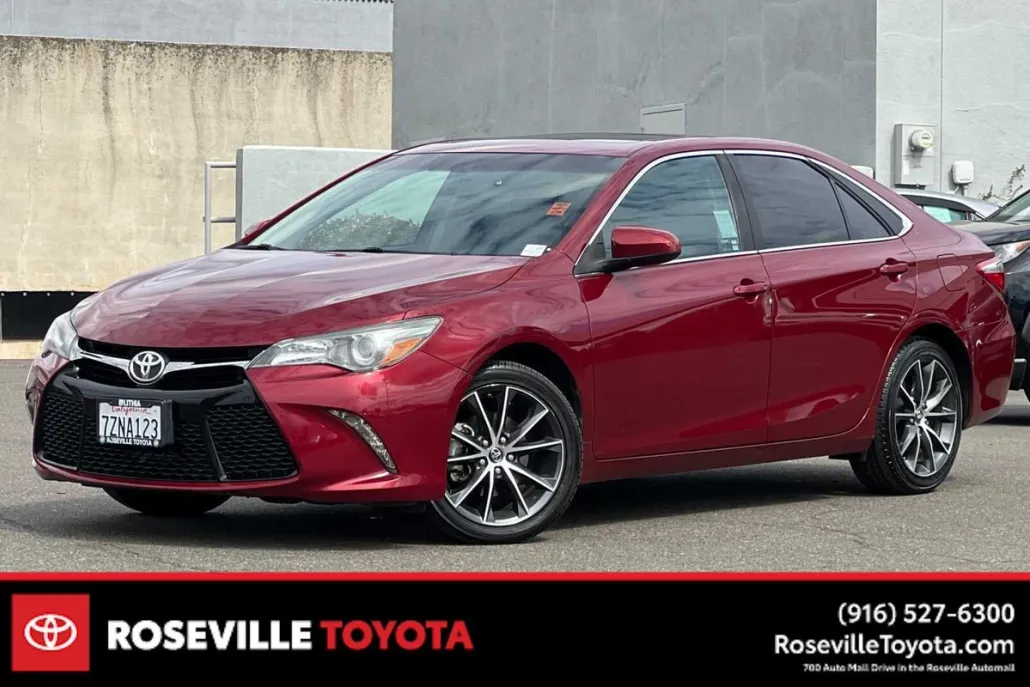 2017 Toyota Camry XSE photo 1
