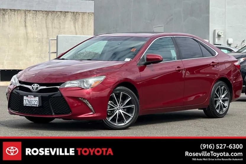 2017 Toyota Camry XSE photo 1