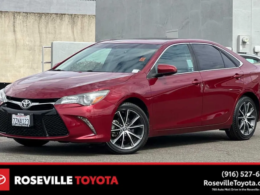 2017 Toyota Camry XSE photo 1