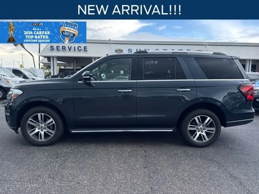 2023 Ford Expedition Limited photo 1