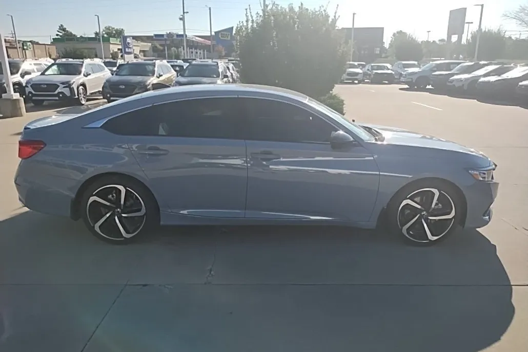 2022 Honda Accord Sport SE photo 1