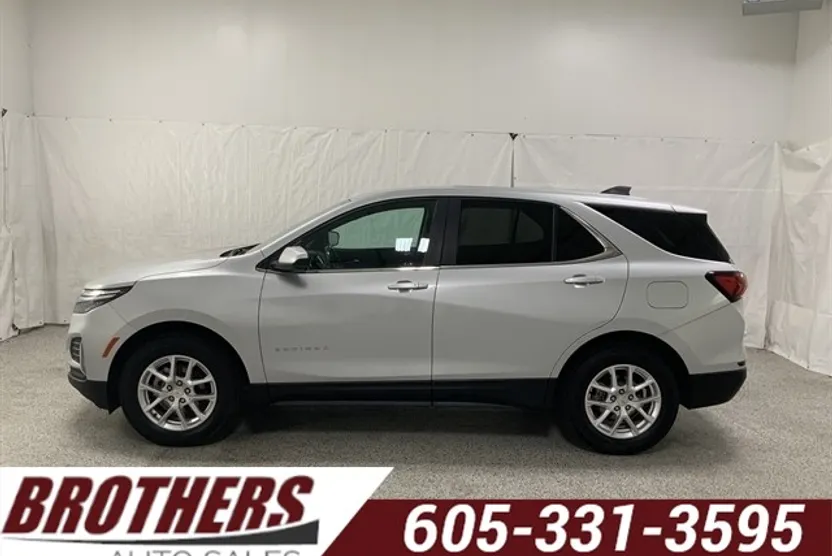 2022 Chevrolet Equinox LT photo 1
