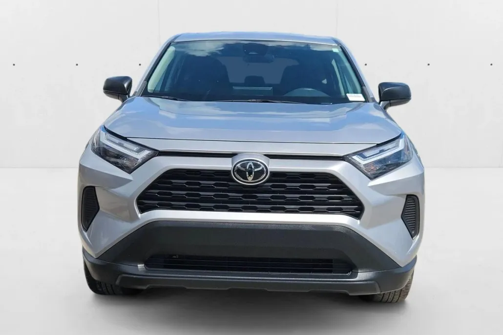 2024 Toyota RAV4 LE photo 1