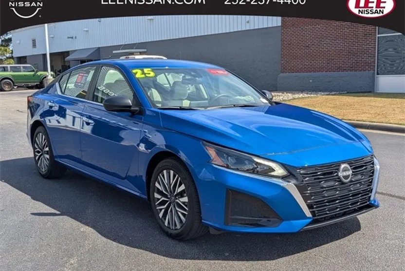 2025 Nissan Altima 2.5 SV photo 1