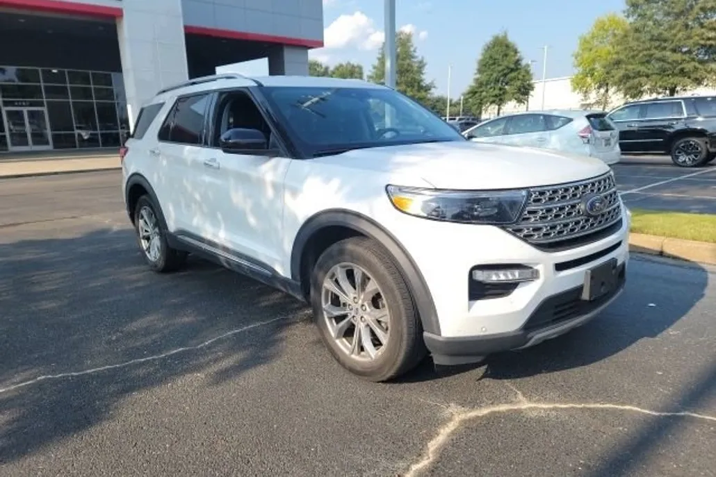 2024 Ford Explorer Limited photo 1