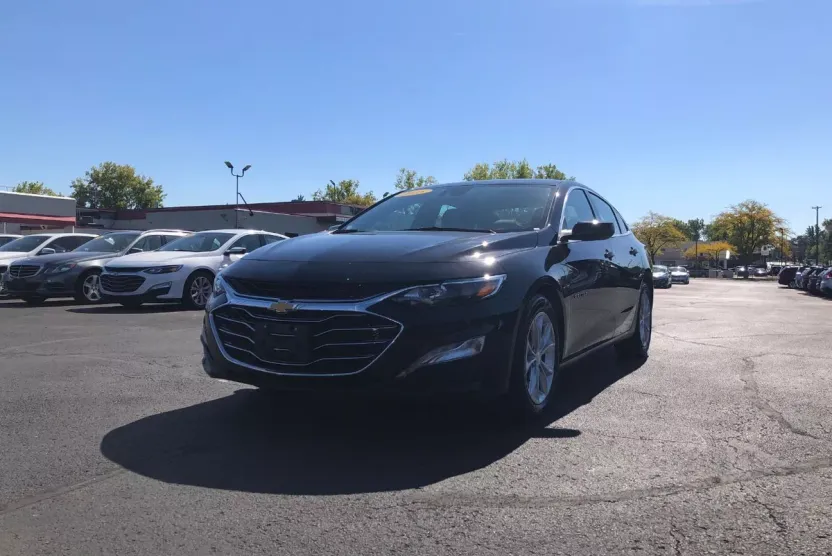 2025 Chevrolet Malibu 1LT photo 1