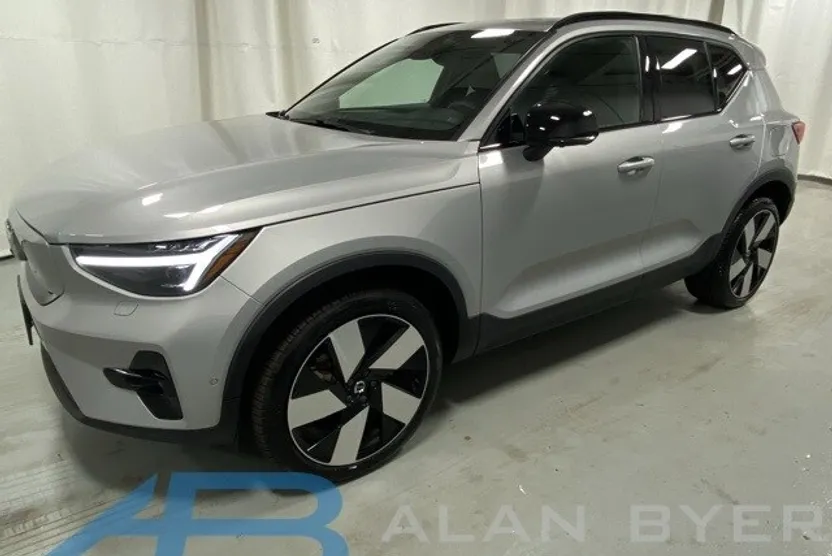 2023 Volvo XC40 Recharge Ultimate photo 1