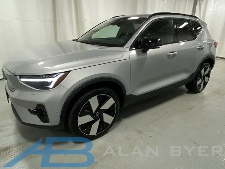 2023 Volvo XC40 Recharge Ultimate photo 1