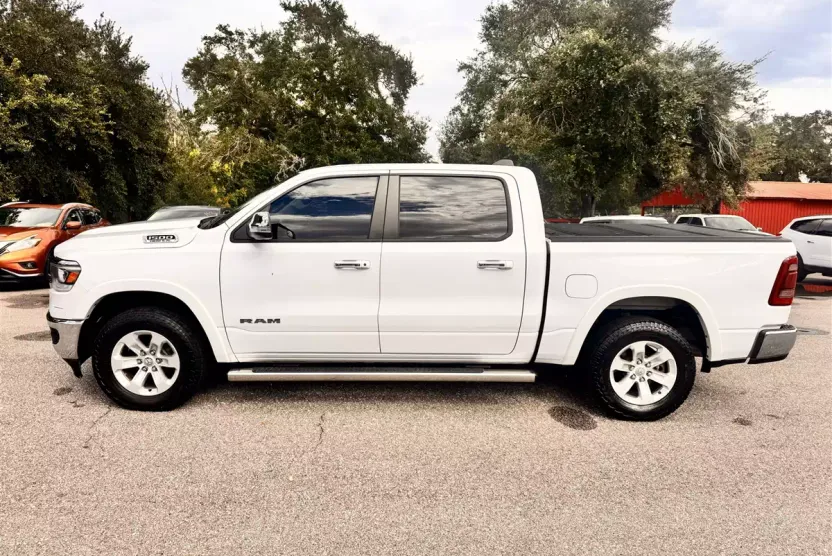 2019 Ram 1500 Laramie photo 1